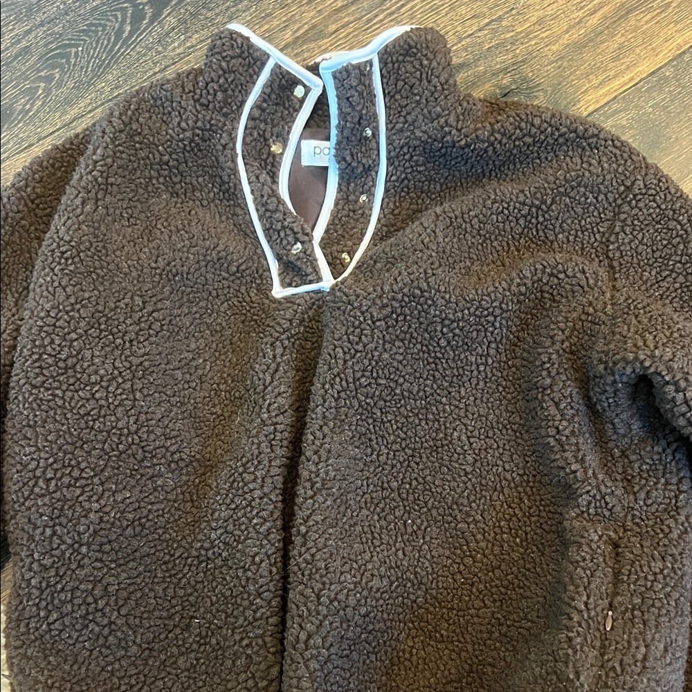 PARKE Brown Fleece Pullover with White Trim